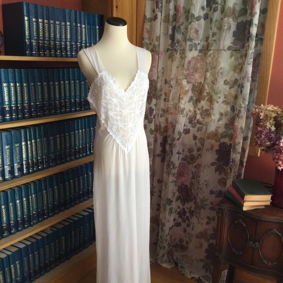 Long White Gown and Gossamer Robe Bridal Set - Picture 8 of 15